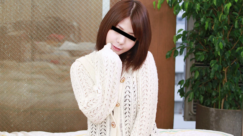 112124_01-em-gai-buon-chan-that-tinh-tren-pho