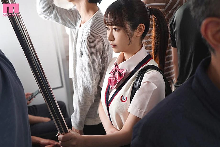midv-599_em-nu-sinh-vay-ngan-tren-tau-dien-ono-rikka